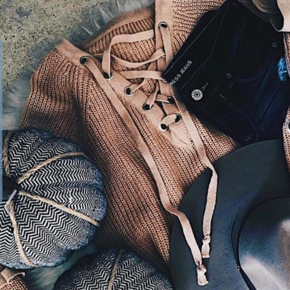 Knitted Lace-Up High Low Sweater